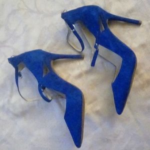 Blue strappy shoe